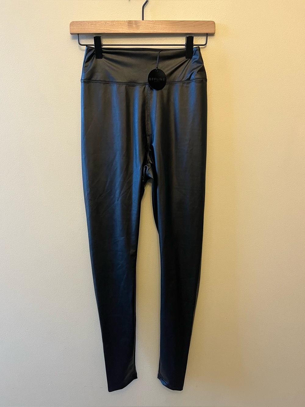 NWT Offline by Aerie Real Luxe Faux Leather Leggings Women's Size Medium Black